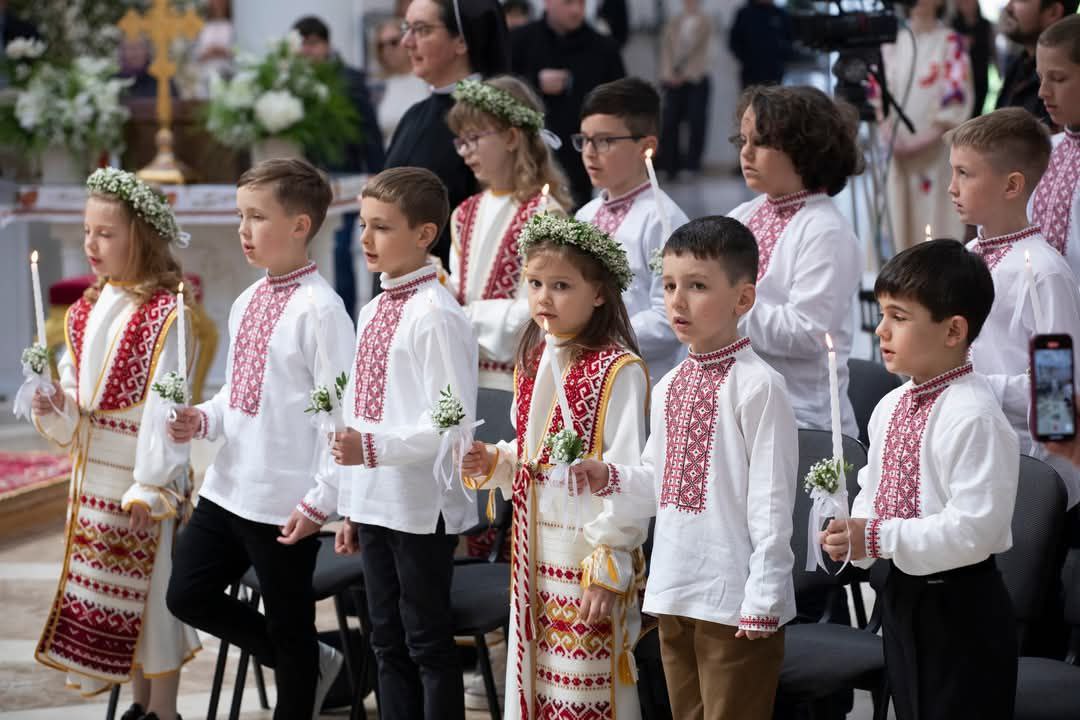 photo_2025-05-20_12-34-49 УРОЧИСТЕ СВЯТЕ ПРИЧАСТЯ У КИЄВІ