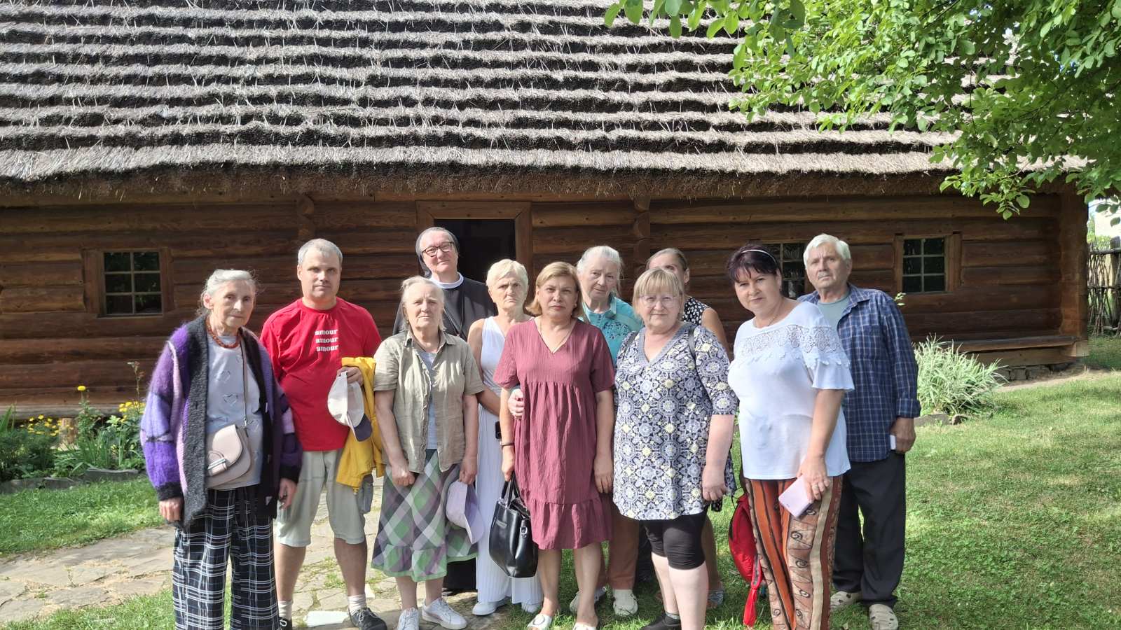Сестри поруч, щоб розділити біль і подарувати надію
