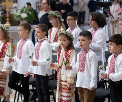 УРОЧИСТЕ СВЯТЕ ПРИЧАСТЯ У КИЄВІ